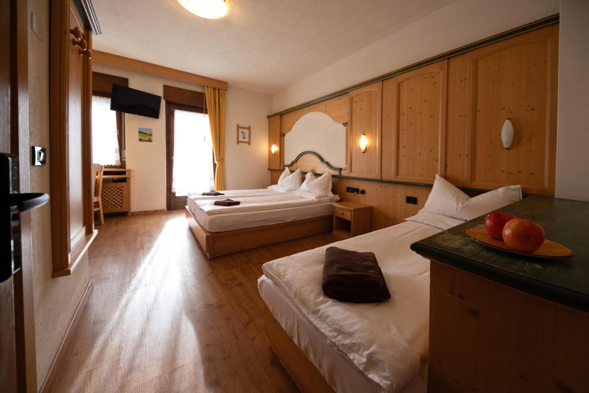 Albergo Venezia Passo Rolle Ngoại thất bức ảnh