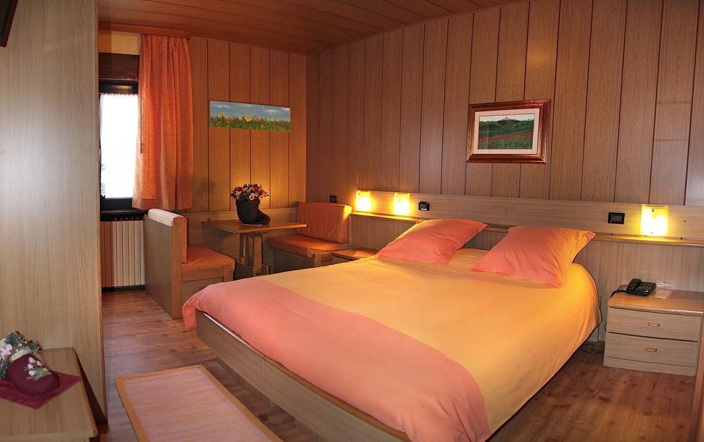 Albergo Venezia Passo Rolle Phòng bức ảnh